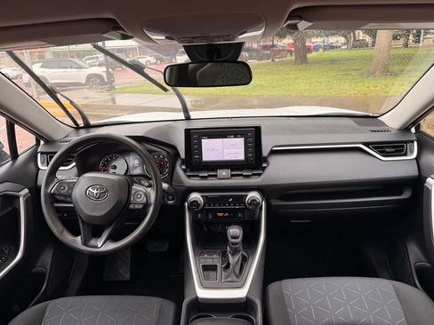 Used 2019 Toyota RAV4 XLE w/ Convenience Package FWD image 6