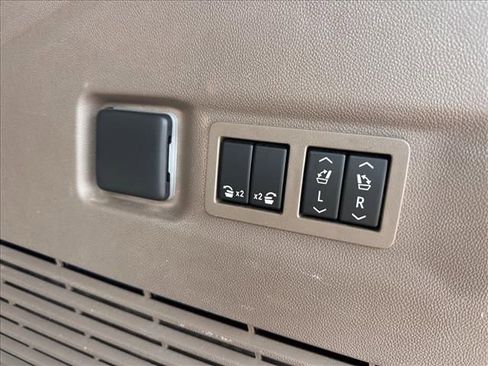 Certified 2023 GMC Yukon XL Denali w/ Denali Reserve Package image 34