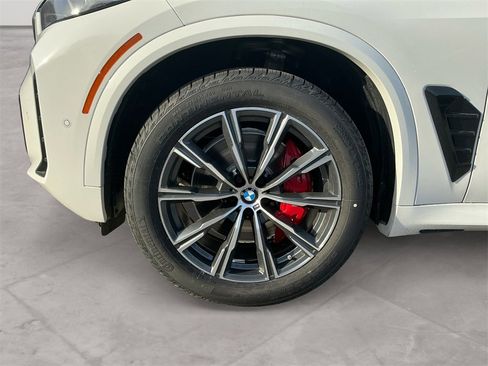 New 2026 BMW X5 xDrive40i w/ M Sport Package image 14