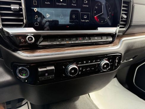 Certified 2025 GMC Sierra 1500 Elevation image 25