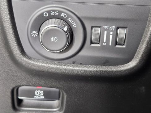 Used 2022 Jeep Grand Cherokee L Limited w/ Luxury Tech Group II AWD/4WD image 22