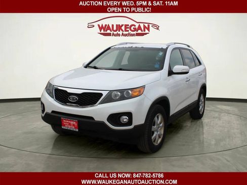 Used 2013 Kia Sorento LX w/ Convenience Pkg FWD image 1