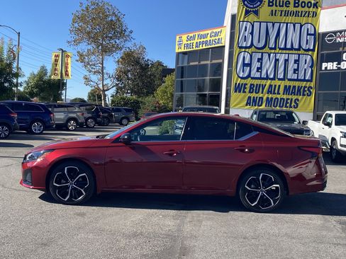 Used 2024 Nissan Altima 2.5 SR w/ SR Premium Package image 6