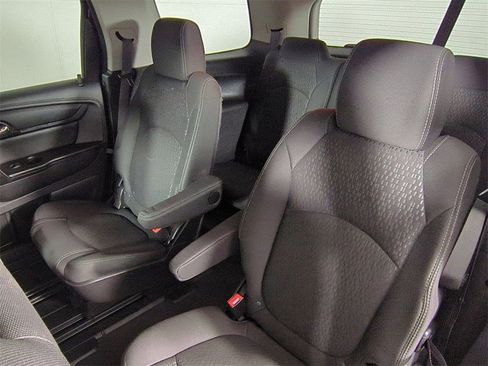 Used 2015 GMC Acadia SLE image 21