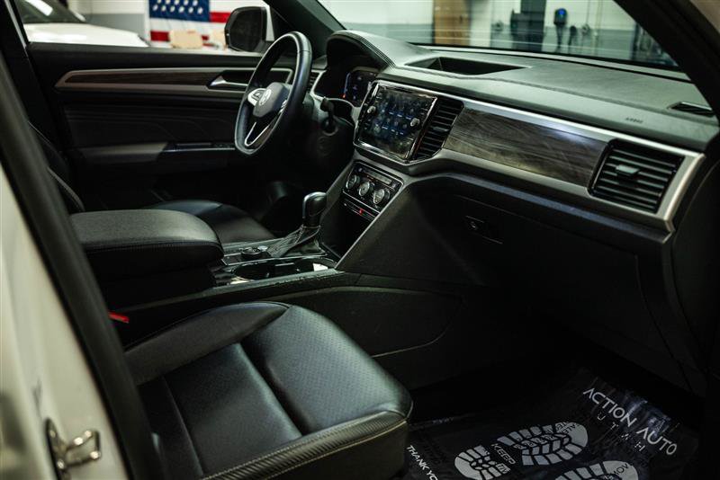 Used 2022 Volkswagen Atlas Cross Sport SE w/ Panoramic Sunroof Package AWD/4WD image 13