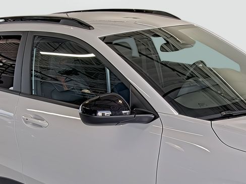 Certified 2025 Chevrolet Trax RS w/ Driver Confidence Package FWD image 17