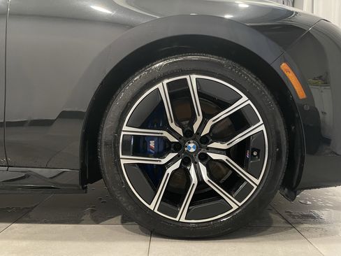 Used 2024 BMW i7 xDrive60 w/ Executive Package image 11