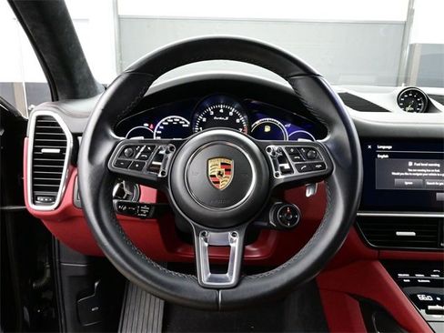 Used 2022 Porsche Cayenne Turbo S image 8
