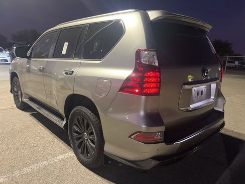 Used 2022 Lexus GX 460 Luxury w/ Sport Design Package image 6
