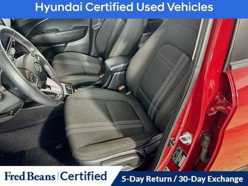 Certified 2025 Hyundai Venue SEL FWD image 19