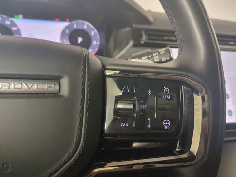 Used 2025 Land Rover Range Rover Velar Dynamic SE image 33