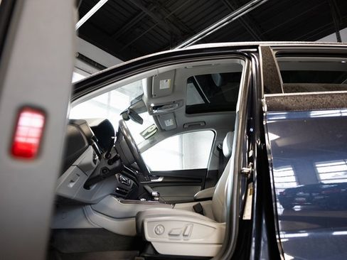 Used 2019 Audi Q5 Prestige w/ Prestige Package image 10