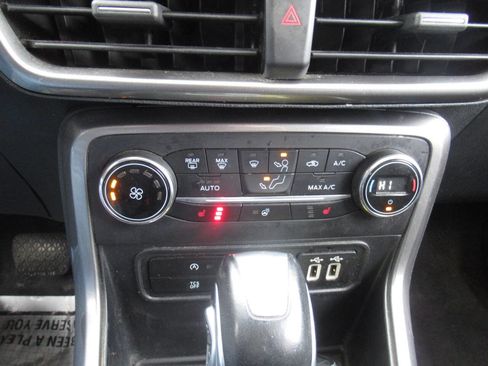 Used 2018 Ford EcoSport SE w/ SE Cold Weather Package image 22