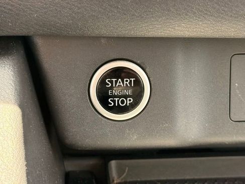 Certified 2023 Nissan Rogue SV AWD/4WD image 34