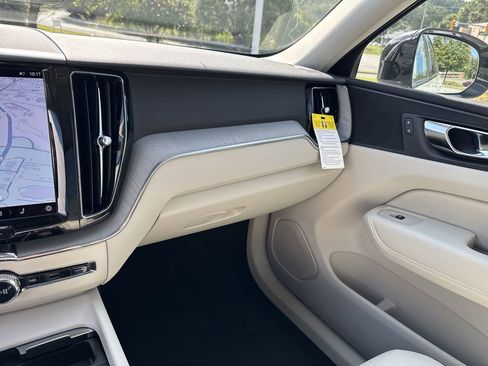 New 2025 Volvo XC60 T8 Plus w/ Protection Package Premier image 28