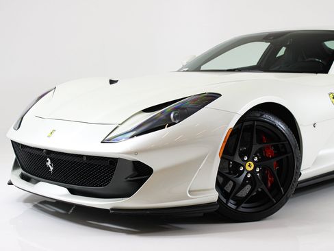 Used 2020 Ferrari 812 Superfast RWD image 74