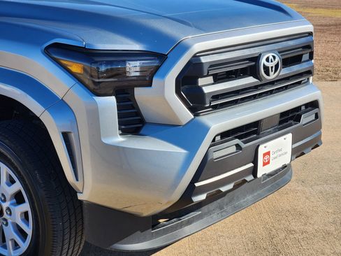 Used 2024 Toyota Tacoma SR image 12