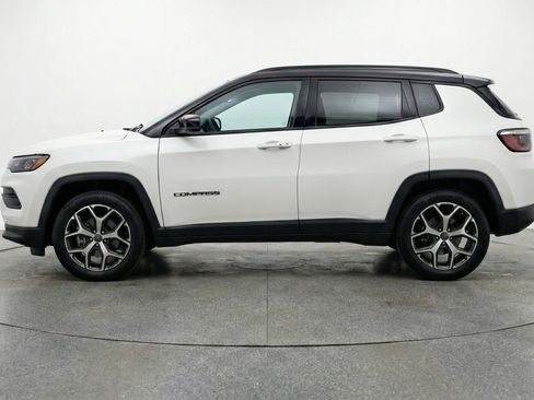 Used 2025 Jeep Compass Limited image 5