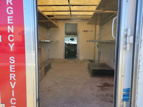 Used 2018 GMC Savana 3500 w/ Power Convenience Package image 9