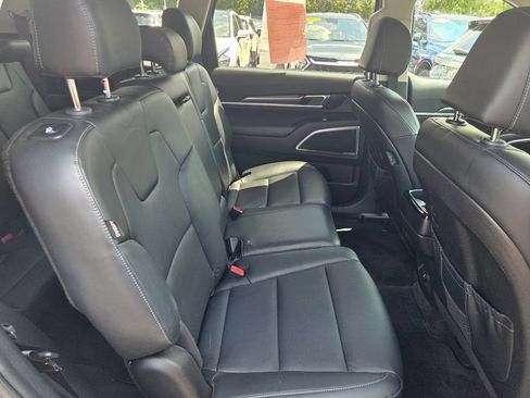 Used 2023 Kia Telluride LX AWD/4WD image 29
