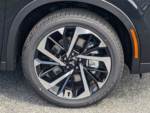 New 2025 Mitsubishi Outlander SE image 11