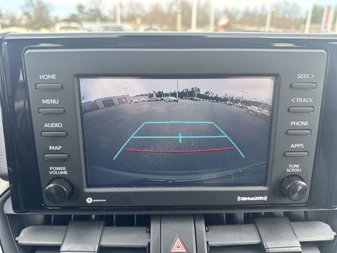 Used 2021 Toyota RAV4 XLE image 17