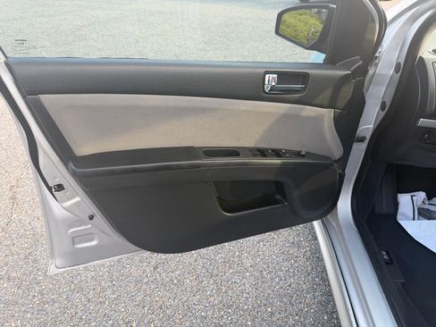 Used 2012 Nissan Sentra 2.0 SR FWD image 43