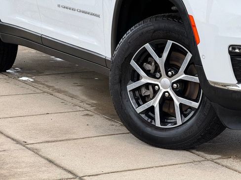 New 2025 Jeep Grand Cherokee L Limited w/ Luxury Tech Group II AWD/4WD image 11