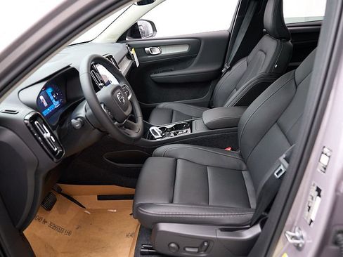 New 2026 Volvo XC40 B5 Plus w/ Climate Package AWD/4WD image 14