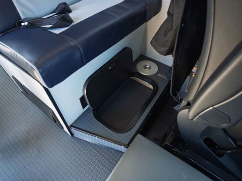 Used 2022 Mercedes-Benz Sprinter 2500 image 47