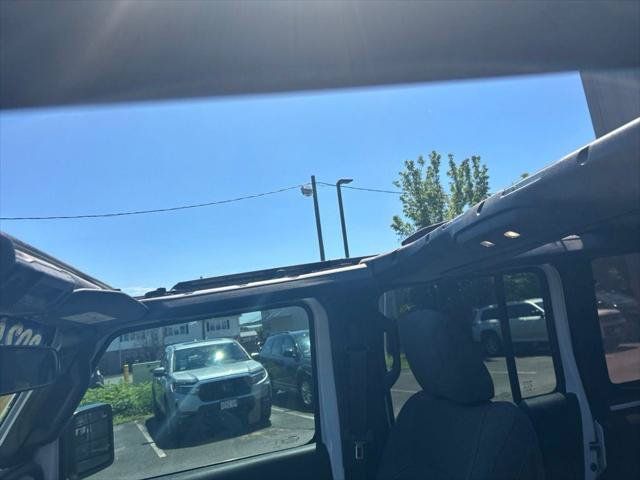 Certified 2024 Jeep Wrangler Unlimited w/ Convenience Group AWD/4WD image 29