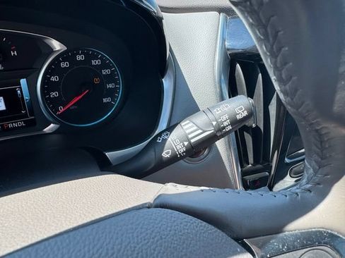 Used 2019 Chevrolet Traverse LT w/ LT Premium Package AWD/4WD image 32