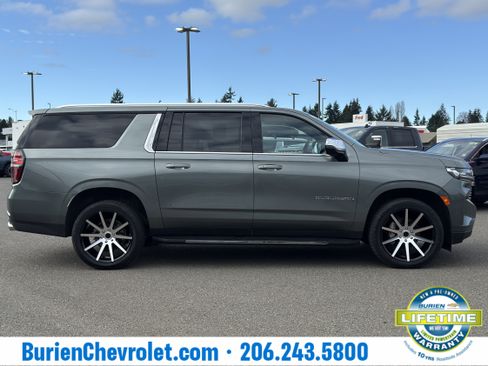 Used 2023 Chevrolet Suburban Premier image 6