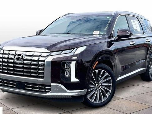 Used 2024 Hyundai Palisade Calligraphy image 3