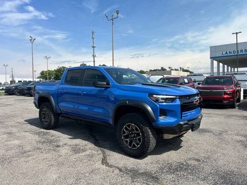 Used 2025 Chevrolet Colorado ZR2 AWD/4WD image 1
