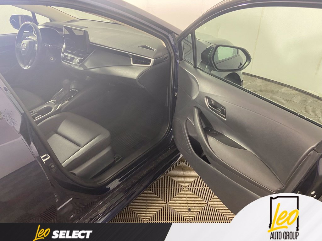 Used 2025 Toyota Corolla LE FWD image 17