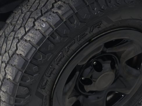 Used 2022 Toyota Tacoma SR image 17