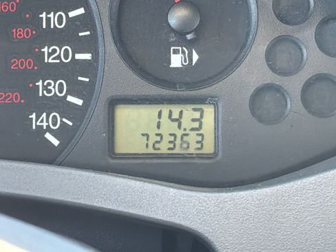 Used 2005 Ford Focus ZX4 Sedan image 11