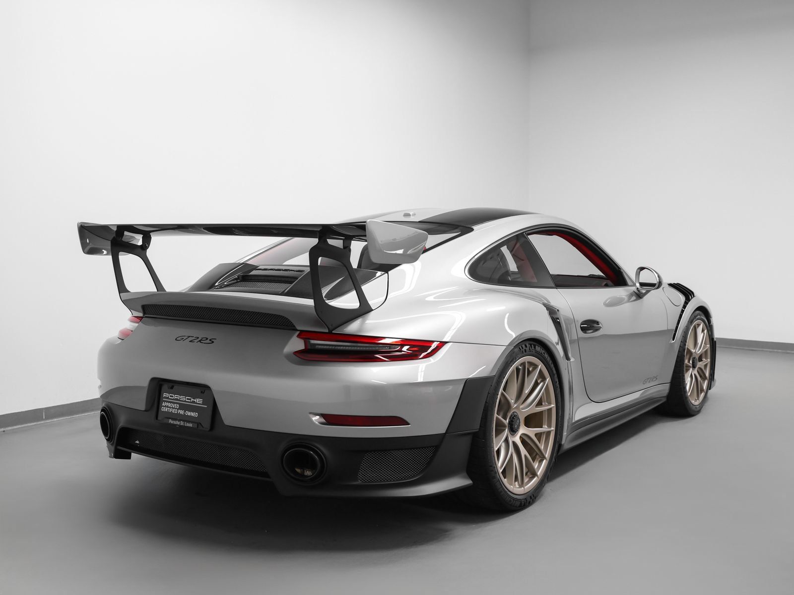 Certified 2018 Porsche 911 GT2 RS RWD image 12