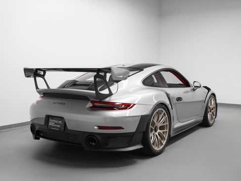 Certified 2018 Porsche 911 GT2 RS RWD image 12