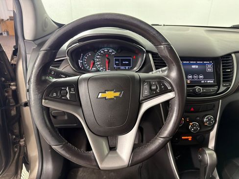 Used 2022 Chevrolet Trax LT w/ Driver Confidence Package image 14