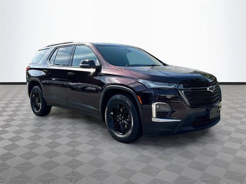 Used 2022 Chevrolet Traverse LT w/ Midnight/Sport Edition image 3