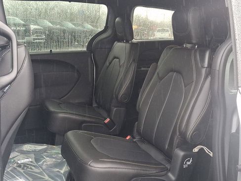 New 2026 Chrysler Voyager LX FWD image 7