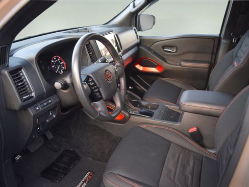 Used 2023 Nissan Frontier PRO-4X w/ Pro Convenience Package AWD/4WD image 12
