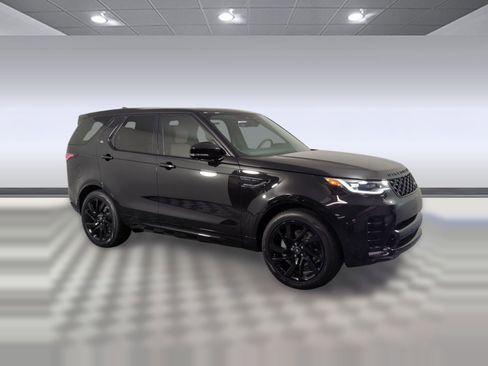 Used 2025 Land Rover Discovery Dynamic SE image 6