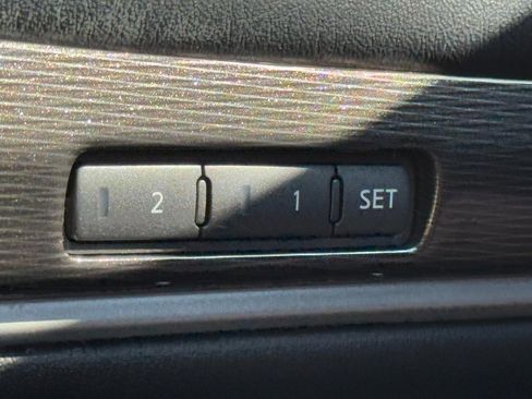 Used 2017 INFINITI QX60 Luxe w/ Premium Plus Package image 16