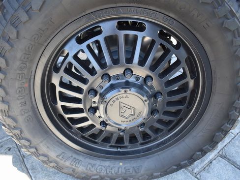 Used 2025 Ford F450 Lariat w/ FX4 Off-Road Package image 4