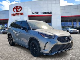 Used 2025 Toyota Highlander XSE video 1