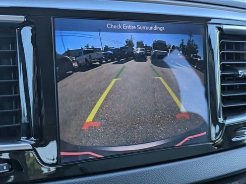 Used 2019 Chrysler Pacifica Touring-L Plus FWD image 15