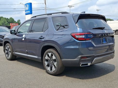 New 2026 Honda Pilot Touring image 4